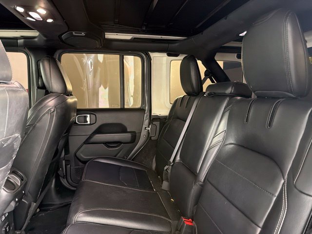 Used 2022 Jeep Wrangler Unlimited Sahara w/ Cold Weather Group AWD/4WD image 27