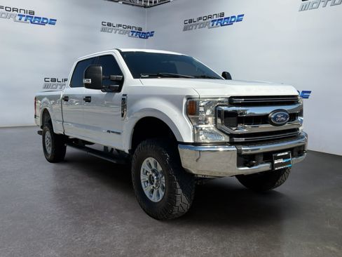 Used 2022 Ford F250 XLT AWD/4WD image 3