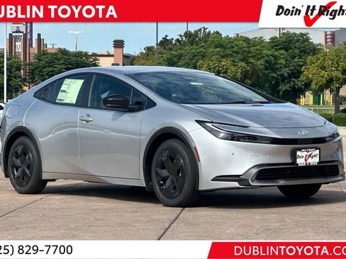 New 2027 Toyota Prius Plug-In Hybrid FWD image 1