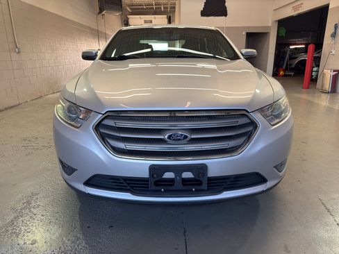 Used 2013 Ford Taurus SEL AWD/4WD image 2