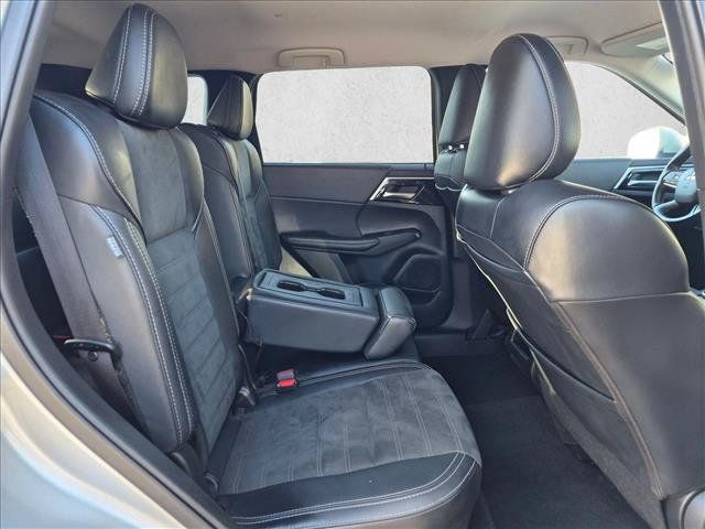 Used 2024 Mitsubishi Outlander SE FWD image 17