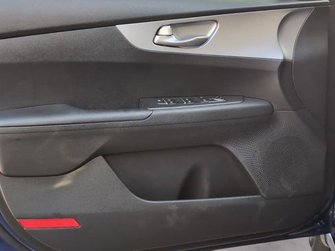 Used 2022 Kia Forte LXS image 14