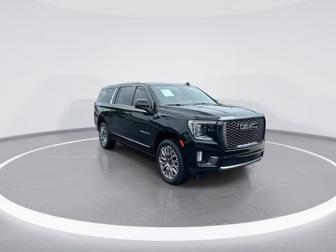 Used 2023 GMC Yukon XL Denali Ultimate AWD/4WD image 2
