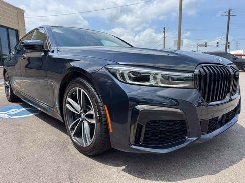 Used 2021 BMW 750i xDrive w/ Executive Package AWD/4WD image 3