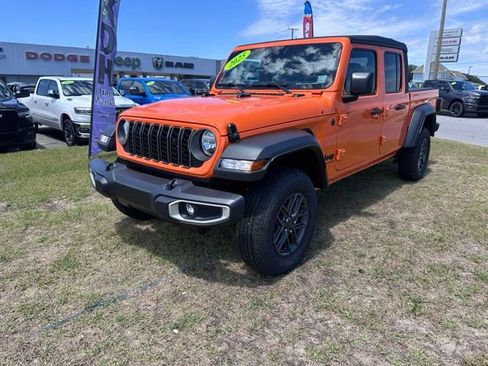 New 2025 Jeep Gladiator Sport image 3
