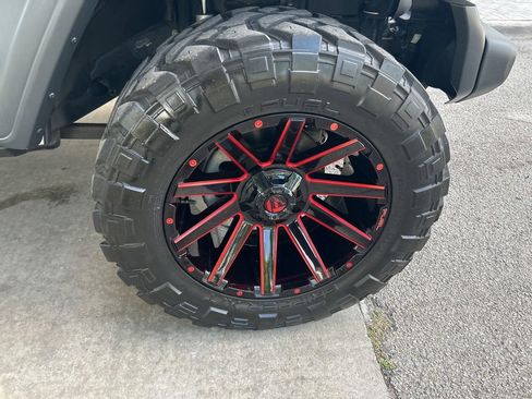 Used 2018 Jeep Wrangler Unlimited Sport S AWD/4WD image 19