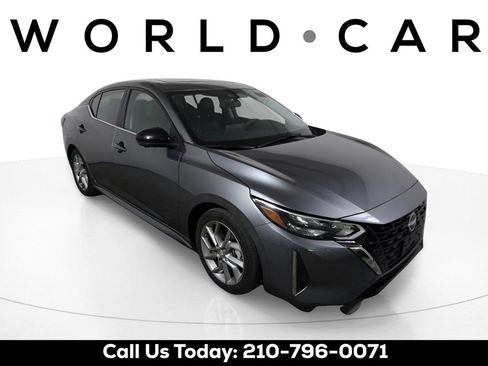 Used 2025 Nissan Sentra SR w/ SR Premium Package image 1