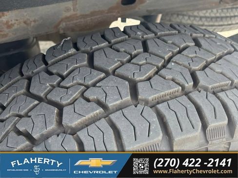 Used 2017 Chevrolet Silverado 1500 LT w/ All Star Edition AWD/4WD image 4