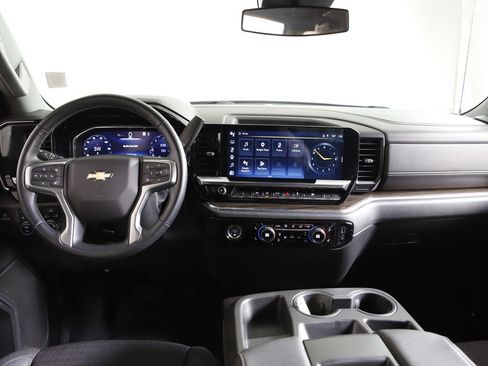 Used 2023 Chevrolet Silverado 1500 LT AWD/4WD image 10