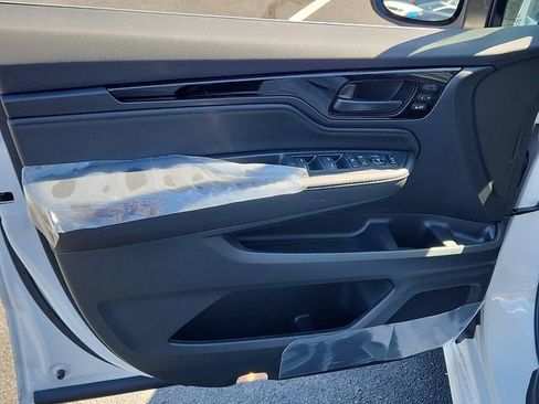 New 2026 Honda Odyssey Touring image 12