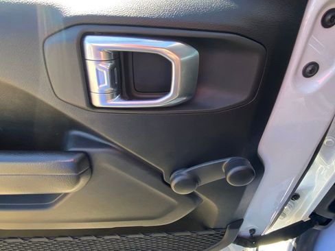 Used 2021 Jeep Wrangler Unlimited Sport image 22