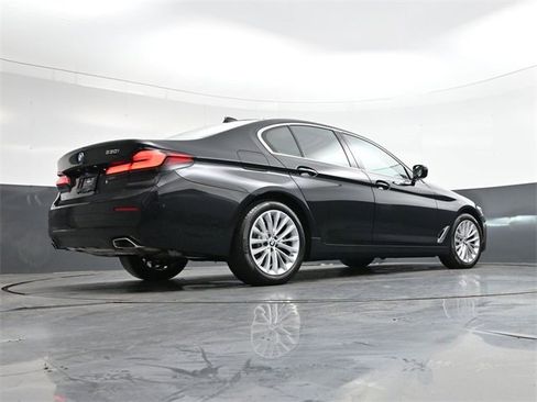 Used 2022 BMW 530i w/ Premium Package image 27