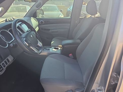Used 2014 Toyota Tacoma PreRunner w/ SR5 Package RWD image 10