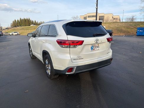 Used 2018 Toyota Highlander Limited Platinum image 5