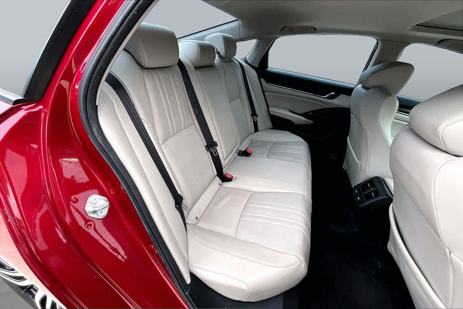 Used 2021 Honda Accord Touring image 15