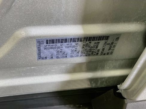 Used 2024 Nissan Rogue S FWD image 31