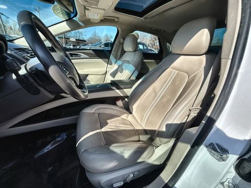 Used 2019 Lincoln MKZ Reserve FWD image 13
