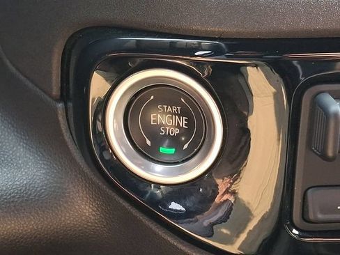 Certified 2022 Chevrolet Silverado 1500 ZR2 AWD/4WD image 29
