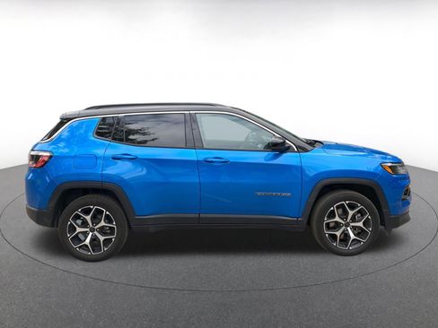 Used 2025 Jeep Compass Limited image 8