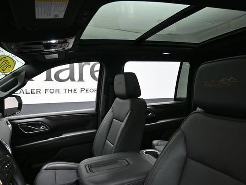 Used 2023 Chevrolet Suburban High Country AWD/4WD image 18