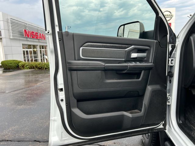 Used 2022 RAM 2500 Big Horn w/ Night Edition AWD/4WD image 27