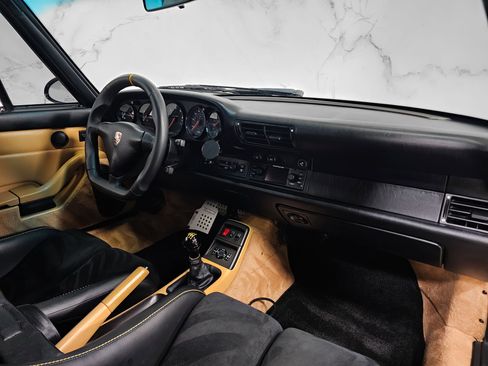 Used 1995 Porsche 911 Carrera RWD image 25
