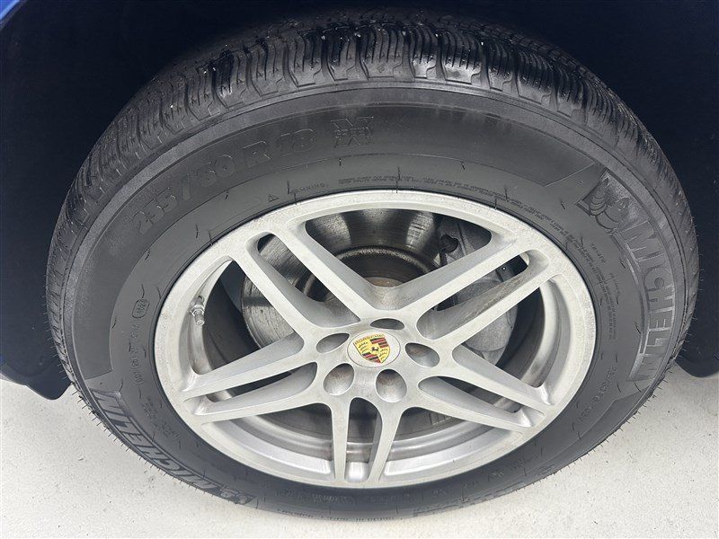 Used 2018 Porsche Macan AWD/4WD image 16
