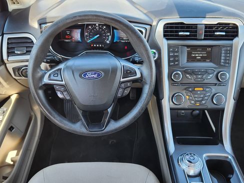 Used 2018 Ford Fusion SE FWD image 9