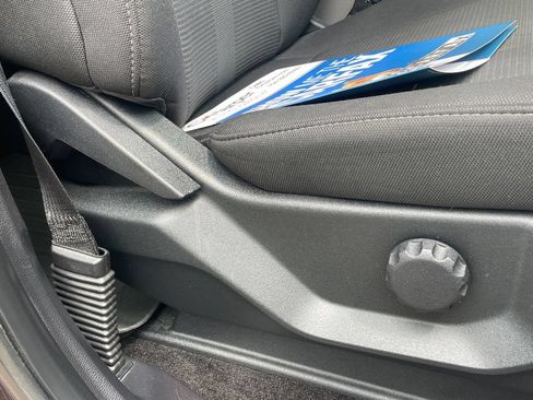 Used 2018 Ford F150 XL w/ Equipment Group 101A Mid AWD/4WD image 12