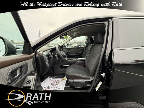 Used 2023 Nissan Rogue S image 11