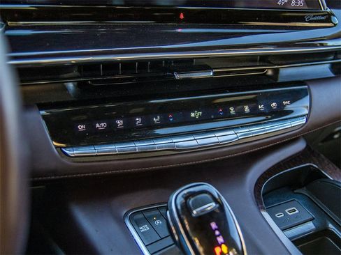 Used 2023 Cadillac Escalade Sport Platinum w/ LPO, ONYX Package image 39