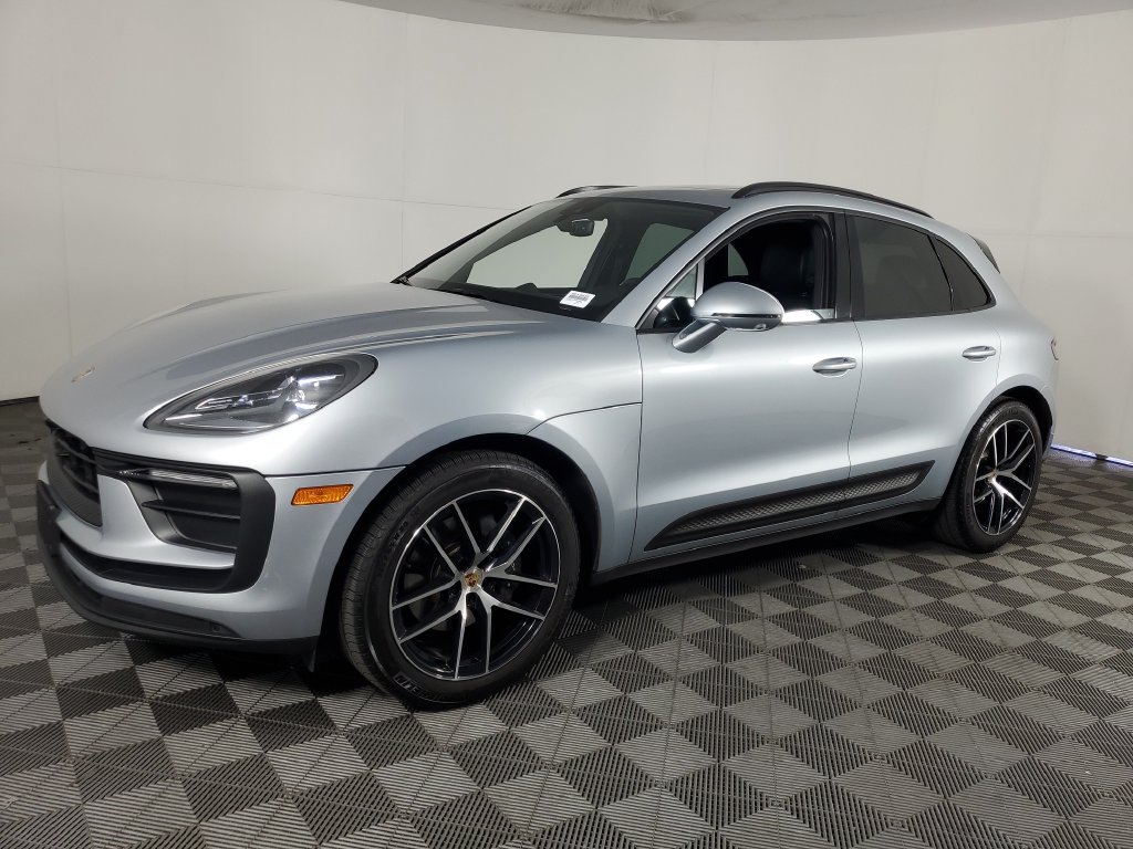 Used 2024 Porsche Macan w/ Premium Plus Package AWD/4WD image 8