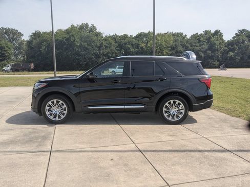 New 2026 Ford Explorer Platinum AWD/4WD image 6