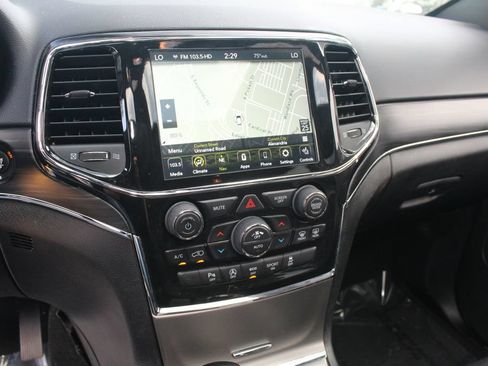 Used 2022 Jeep Grand Cherokee Limited AWD/4WD image 15