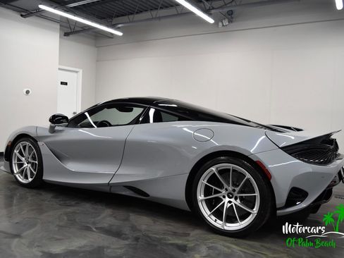 Used 2025 McLaren 750S image 9