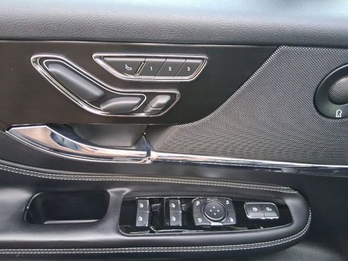 Used 2021 Lincoln Corsair Reserve w/ Equipment Group 201A image 16