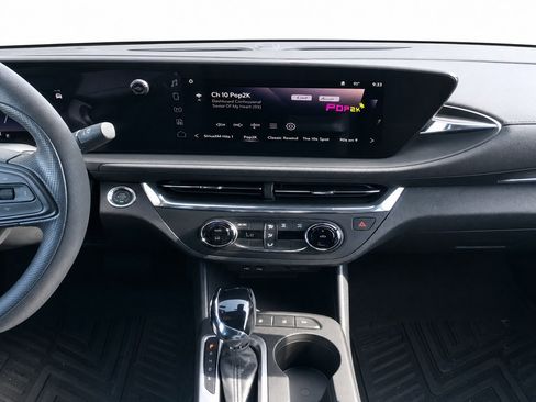 Used 2025 Buick Envista Preferred FWD image 11