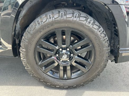 Used 2019 Toyota 4Runner Limited AWD/4WD image 16