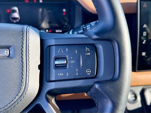 Used 2024 Land Rover Defender 110 X image 39