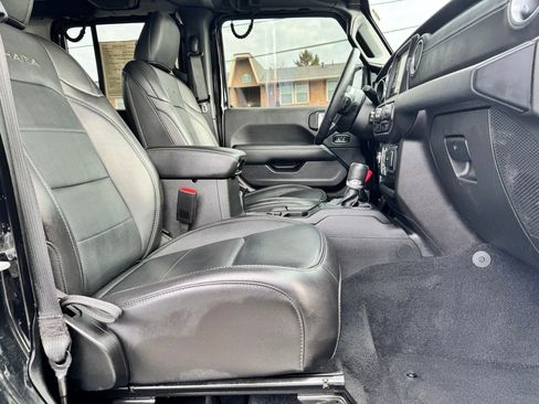 Used 2023 Jeep Wrangler Unlimited Sahara w/ Cold Weather Group image 13