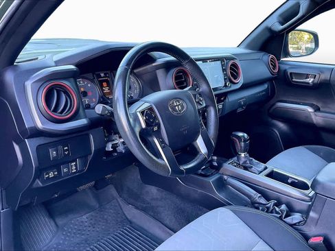 Used 2021 Toyota Tacoma TRD Sport image 16