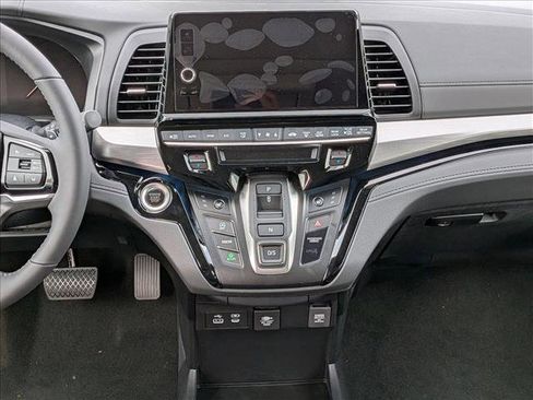 New 2026 Honda Odyssey Touring image 12