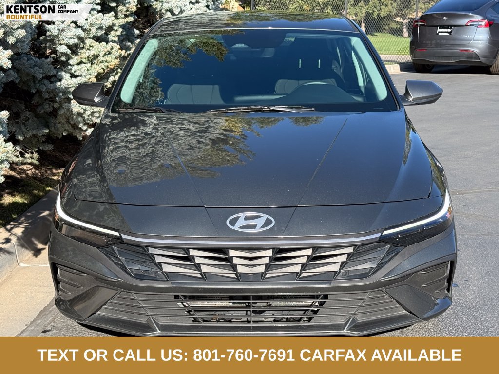 Used 2026 Hyundai Elantra Hybrid FWD image 2