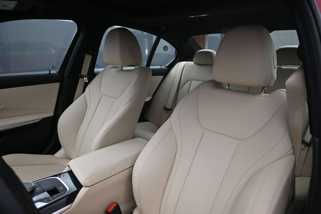 Used 2020 BMW 330i xDrive Sedan w/ Premium Package AWD/4WD image 13