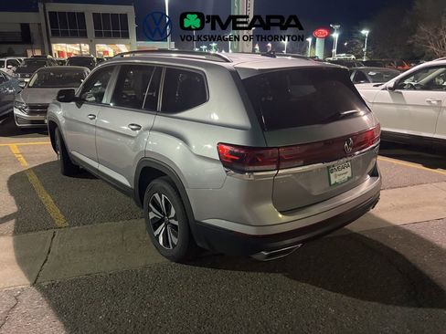 Used 2024 Volkswagen Atlas SE image 3