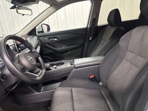 Used 2024 Nissan Rogue SV FWD image 9