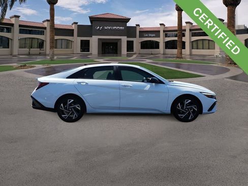 Used 2025 Hyundai Elantra Sport FWD image 9