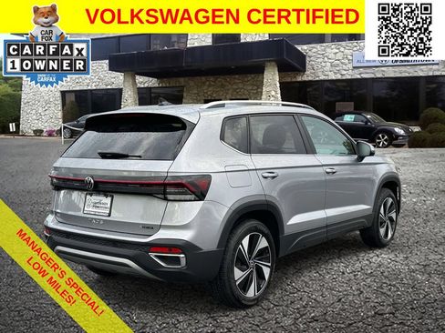 Used 2025 Volkswagen Taos SE w/ Panoramic Sunroof Package AWD/4WD image 7