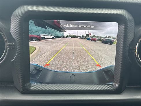 Used 2023 Jeep Gladiator Overland image 44