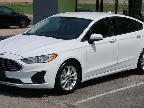 Used 2019 Ford Fusion SE FWD image 5